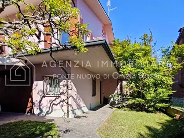 Casa con 6 locali in vendita in Ravenna