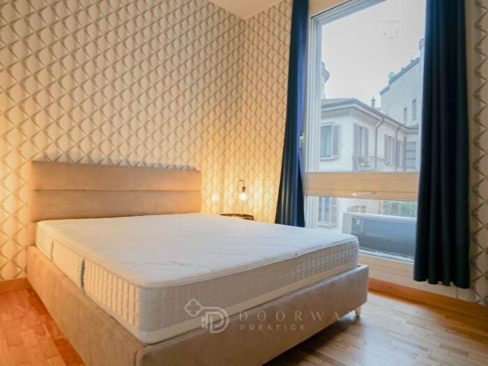 Appartamento trilocale in affitto in Via Meravigli, Duomo, Milano