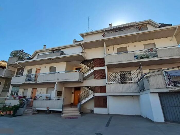 Appartamento quadrilocale in vendita in Via della Stazione, Colli Del Tronto