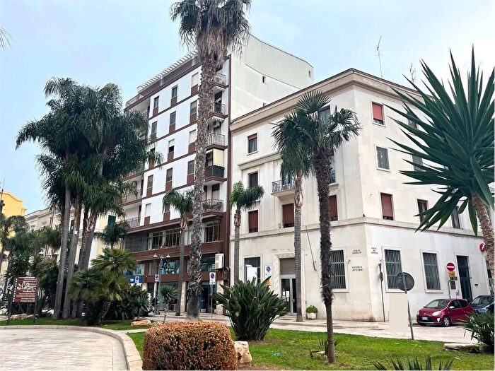 Appartamento con 5 locali in vendita in CSo Garibaldi Brindisi, Brindisi