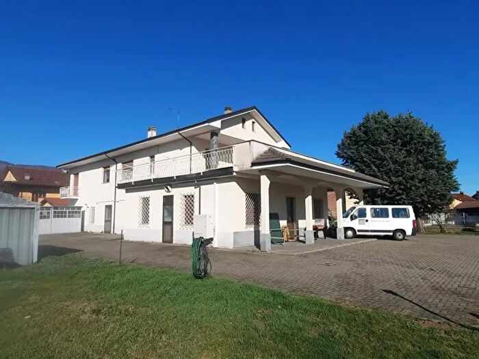 Appartamento con 7 locali in vendita in Via Almese, Avigliana