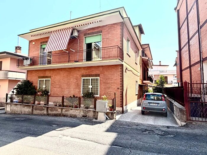 Appartamento trilocale in vendita in Via dell'Unione, Monterotondo