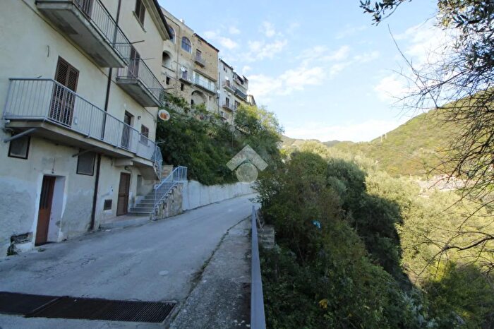 Appartamento trilocale in vendita in Via Chiusa, Pisciotta