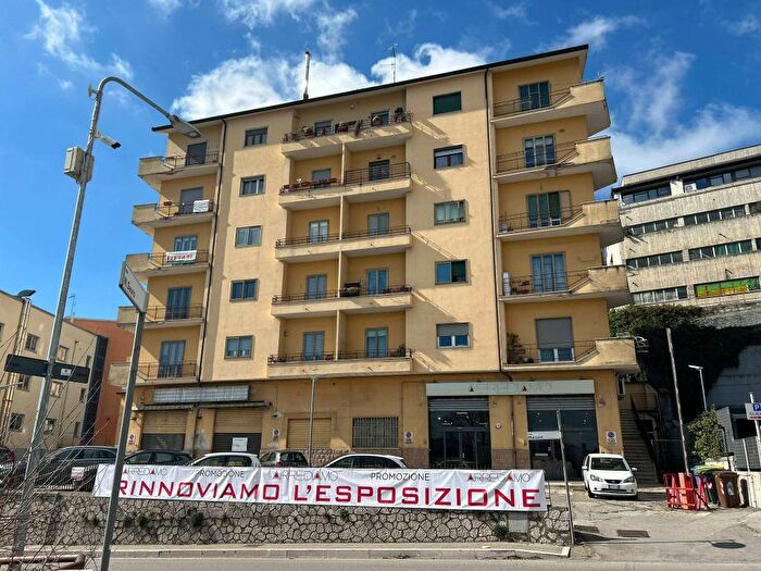 Appartamento quadrilocale in affitto in Viale Guglielmo Marconi, Centro, Potenza