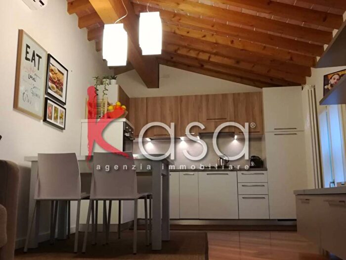 Appartamento trilocale in affitto in Viale Vittoria, Centro, Lonigo