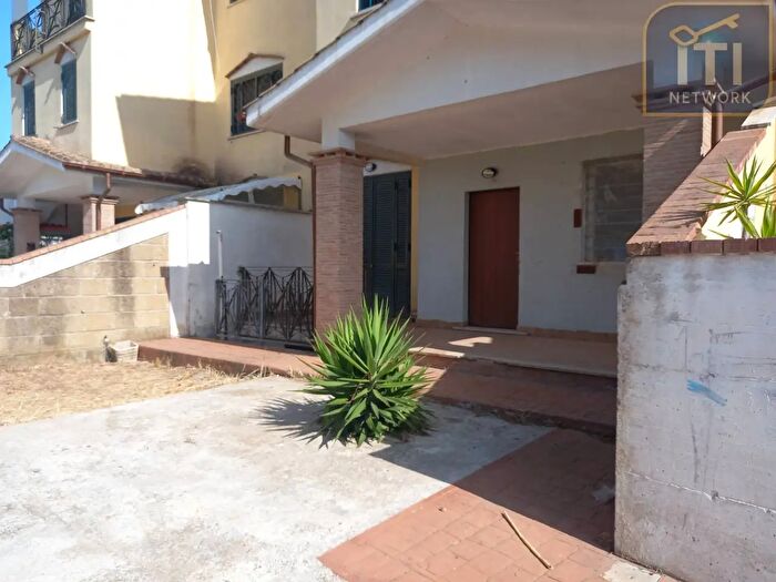 Appartamento con 5 locali in vendita in Via Taglio delle Cinque Miglia, Nettuno