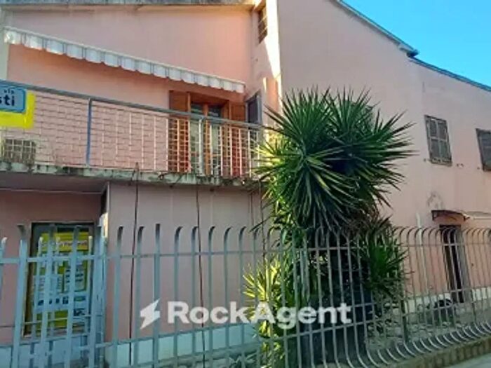 Appartamento con 5 locali in vendita in Via Raffaello Sanzio, Senigallia
