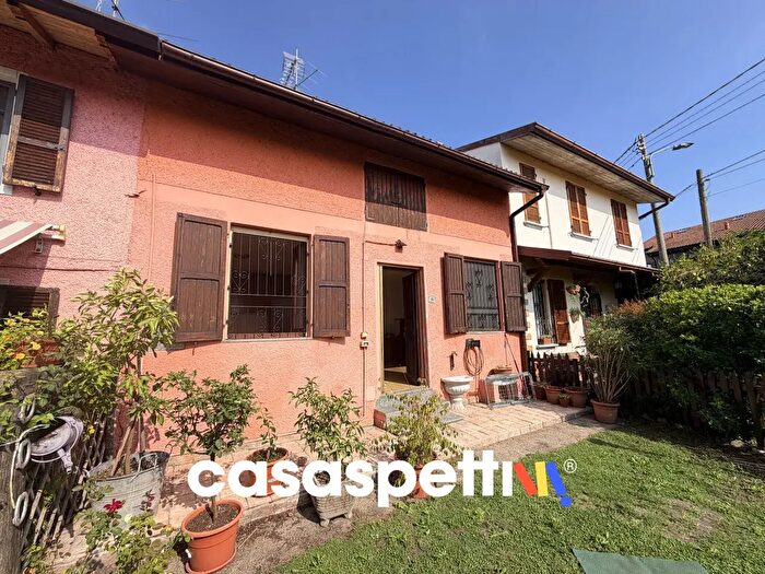 Casa bilocale in vendita in Via San Rocco, Ceranova