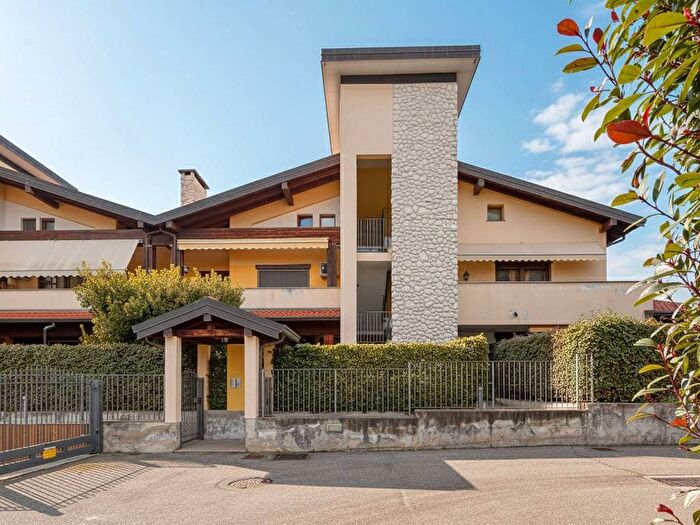 Appartamento bilocale in affitto in Via Dante Alighieri, Arsago Seprio