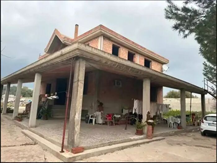 Casa quadrilocale in vendita in Via Is Ammostus, Quartu Sant'Elena