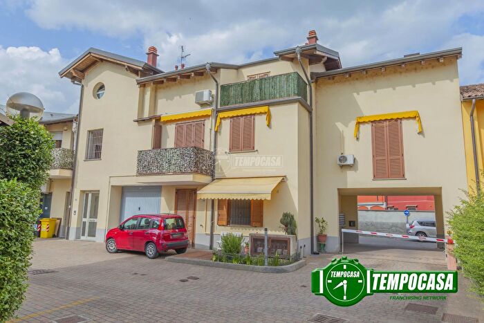 Case in Vendita e in Affitto - 2