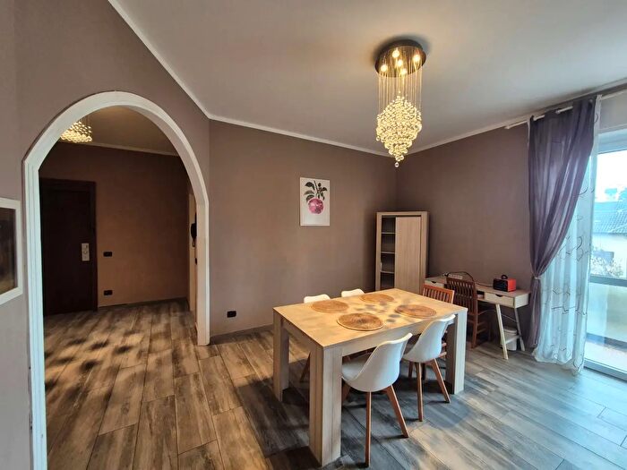 Appartamento trilocale in vendita in Via Silvio Pellico, Lonate Pozzolo