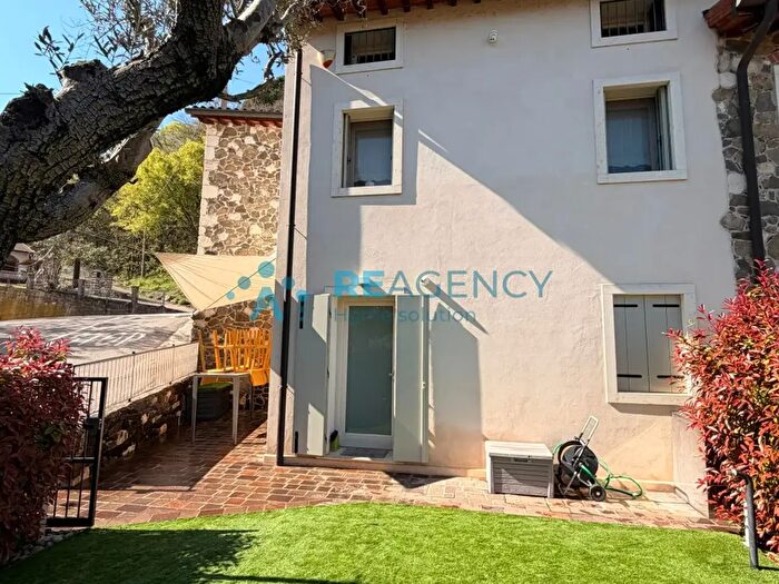 Casa con 6 locali in vendita in Via San Valentino, Brendola