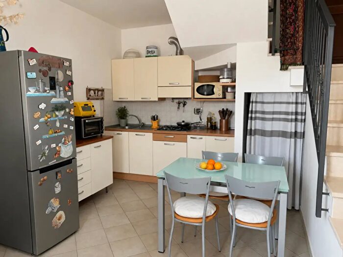 Appartamento trilocale in vendita in Guardistallo