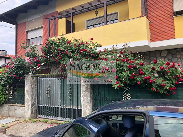 Casa con 7 locali in vendita in Via Piossasco, Rivalta Di Torino