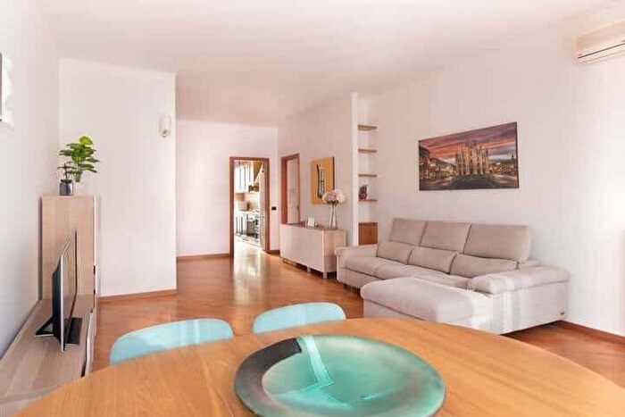 Appartamento trilocale in affitto in Via Ruggero di Lauria, Sempione, Milano