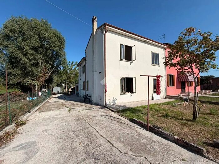 Casa quadrilocale in vendita in Via S Marco, Rovigo