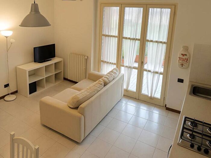 Appartamento trilocale in affitto in Via Anton Giulio Barrili, Cermenate Abbiategrasso, Milano