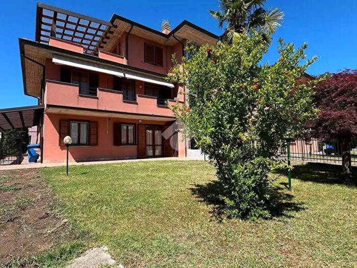 Case in Vendita e in Affitto - 3