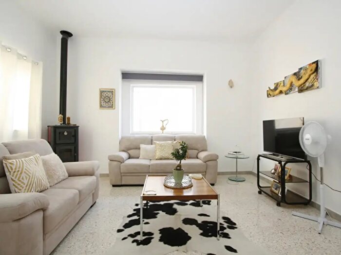 Casa con 5 locali in vendita in Via Grappa, Tuglie