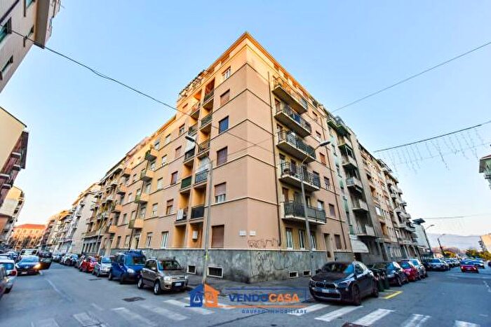 Appartamento bilocale in vendita in Via Barletta, Torino