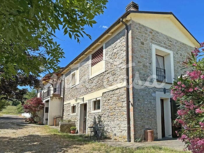 Casa con 15 locali in vendita in Monterenzio
