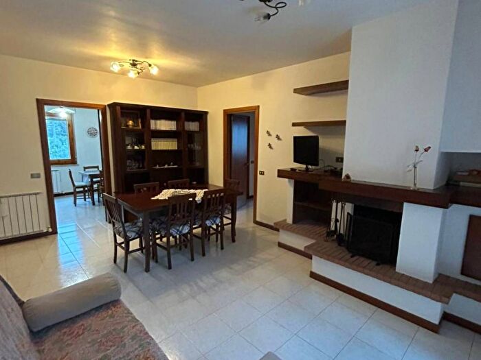 Appartamento con 5 locali in affitto in Via dellAurora, Magione