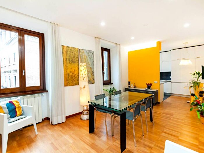 Appartamento trilocale in affitto in Via della Seggiola, Campo de' Fiori, Roma