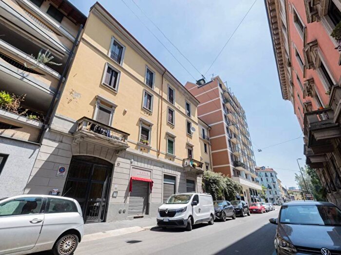 Appartamento monolocale in affitto in Via Luigi Federico Menabrea, Farini, Milano