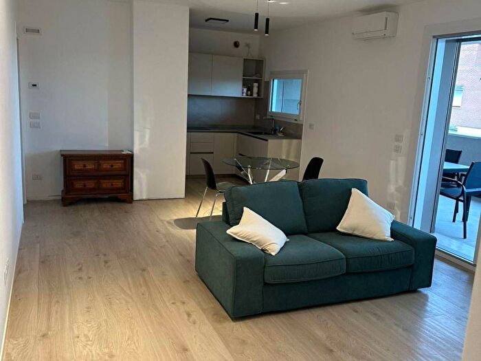 Appartamento trilocale in affitto in Via Martiri delle Foibe, Centro, Mogliano Veneto