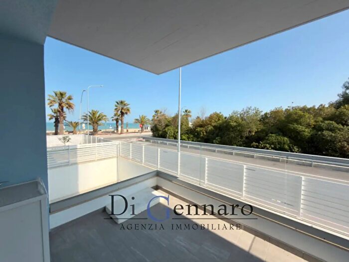 Appartamento bilocale in vendita in Lungomare Sirena Snc, Tortoreto