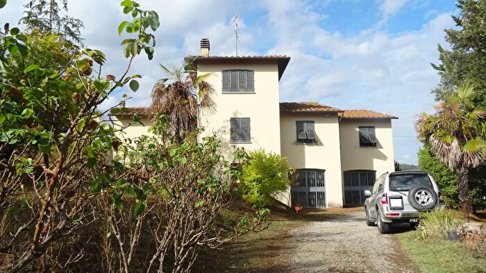 Casa con 6 locali in vendita in Via Virginiolo, Montespertoli