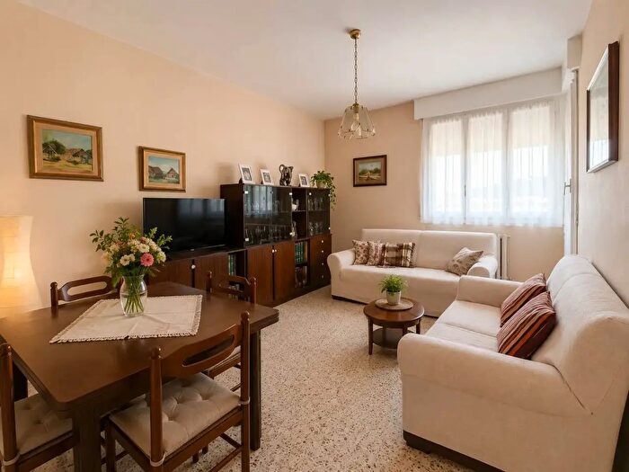 Appartamento con 5 locali in vendita in Via dei Bassi, Firenze