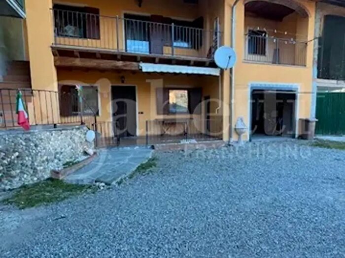 Casa quadrilocale in vendita in Via Fratelli Cairoli, Gaglianico