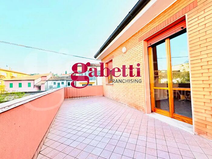 Casa con 7 locali in vendita in Verucchio