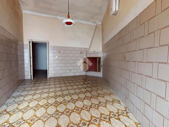 Casa con 5 locali in vendita in Via Monte Nero, Oria