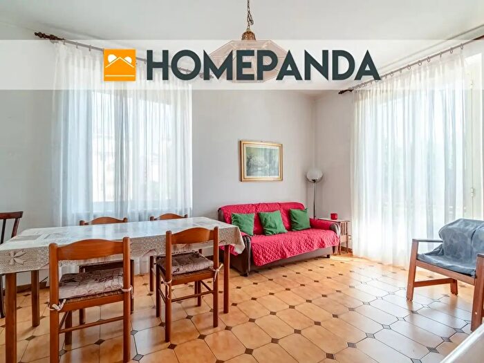 Appartamento trilocale in vendita in Via Valenza, Torino