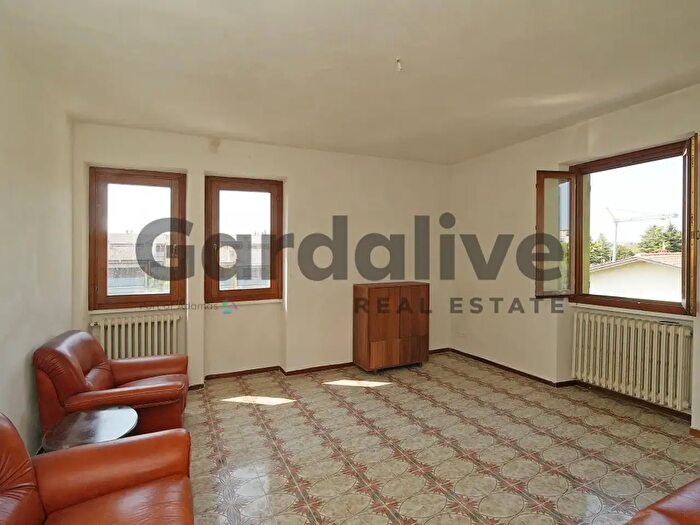 Appartamento quadrilocale in vendita in Via Dugazze, Desenzano Del Garda