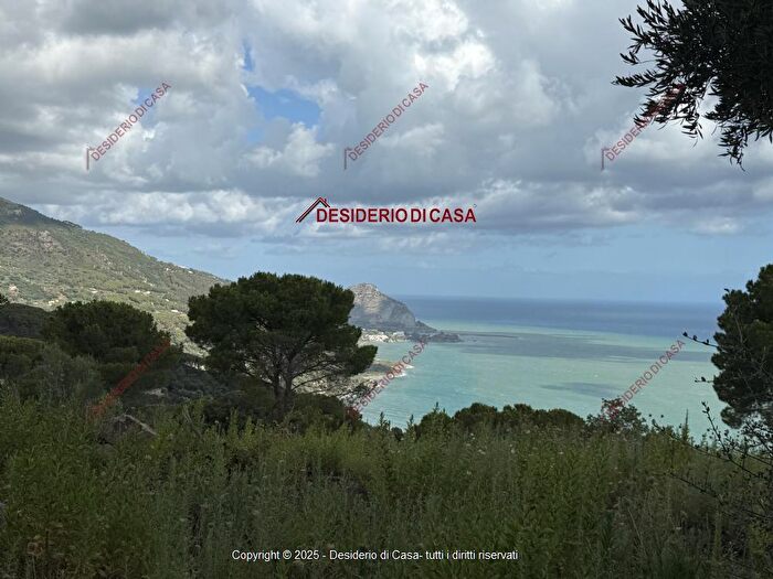 Casa trilocale in vendita in Cefalu