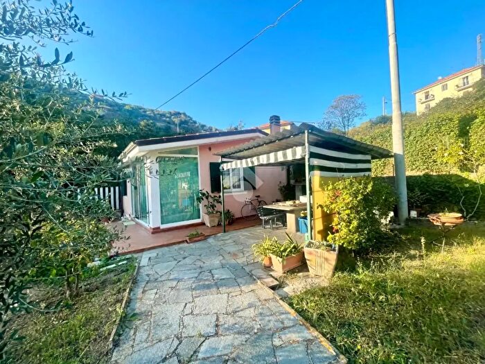 Casa bilocale in vendita in Via Felice Musso, Imperia