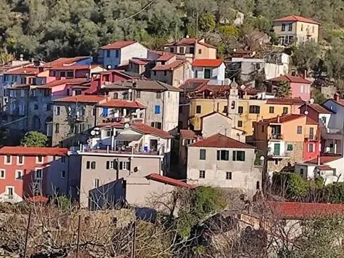 Appartamento trilocale in vendita in Via Guglielmo Marconi, Prela