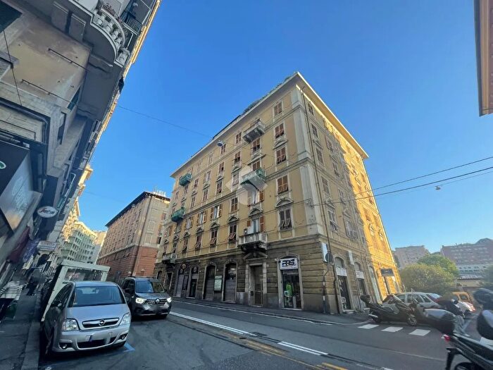 Appartamento con 5 locali in vendita in Via Giovanni Torti, Genova