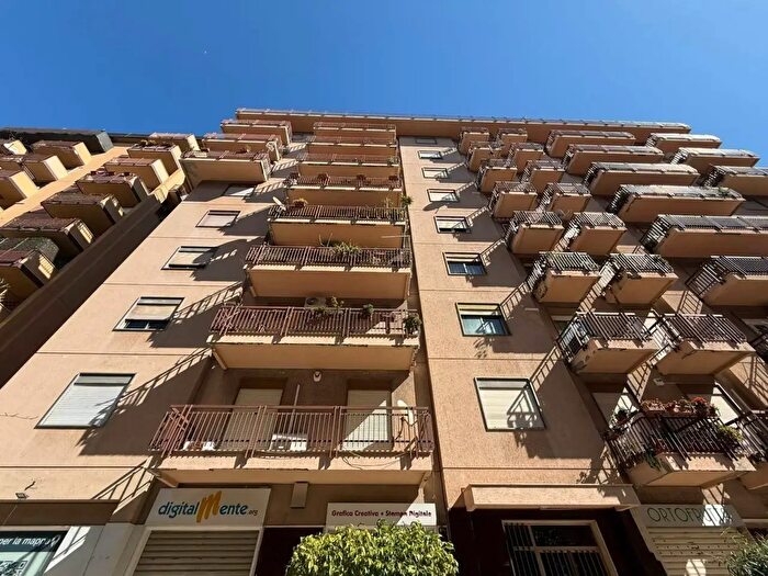 Appartamento con 5 locali in vendita in Via Sampolo, Palermo