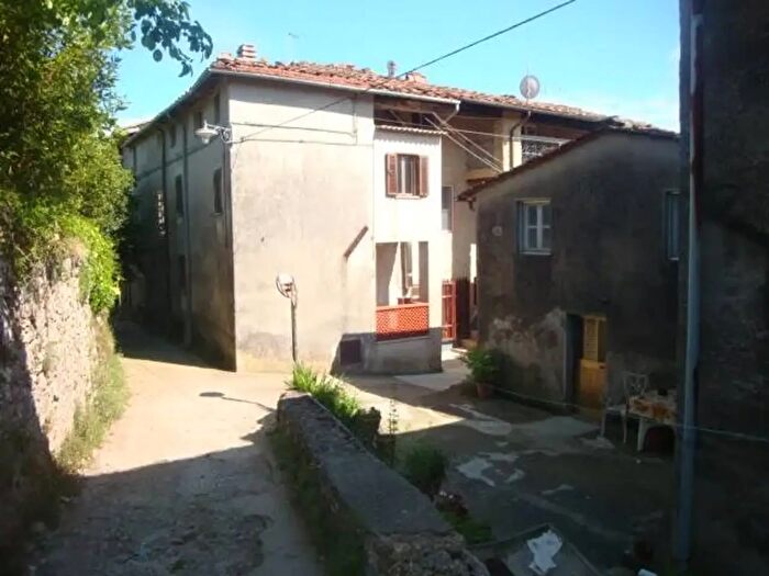 Casa quadrilocale in vendita in Castello Lu, Camaiore