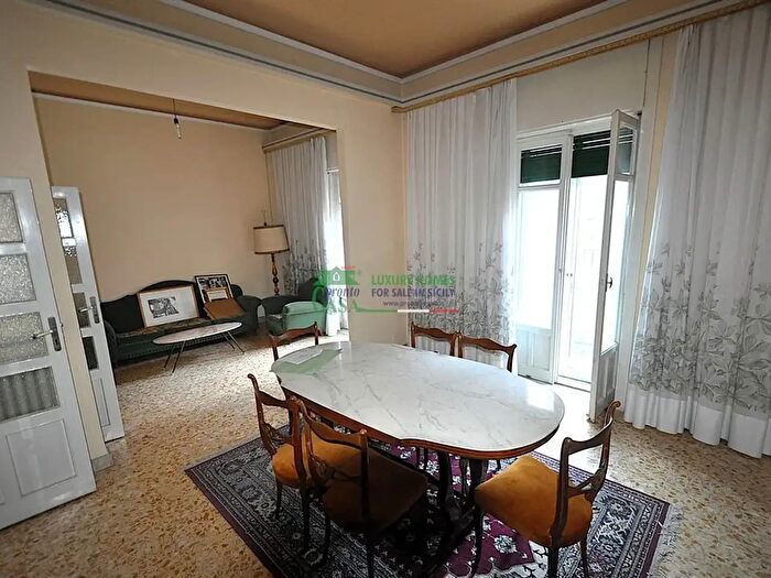 Appartamento con 5 locali in vendita in Via Leoncavallo, Ragusa