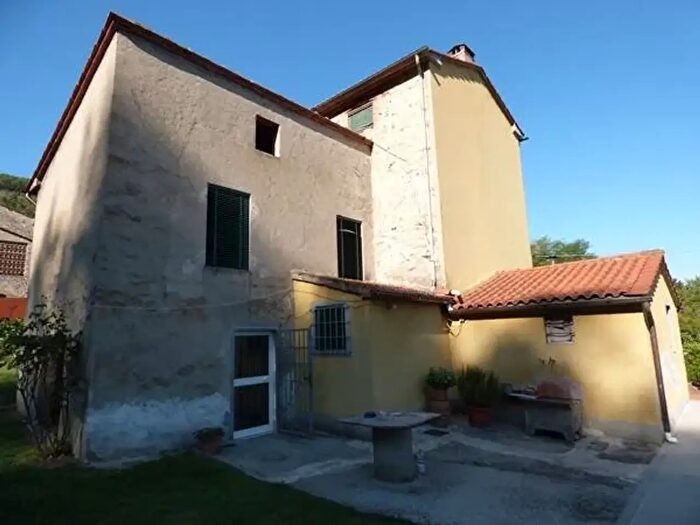 Casa con 7 locali in vendita in Ia Comunale S Rocco, Capannori