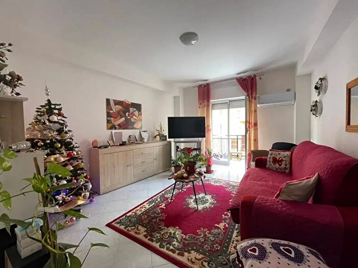 Appartamento trilocale in vendita in Via Costantino, Castellammare Del Golfo