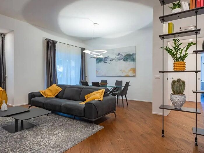Appartamento quadrilocale in vendita in Via Giovanni Durando, Milano