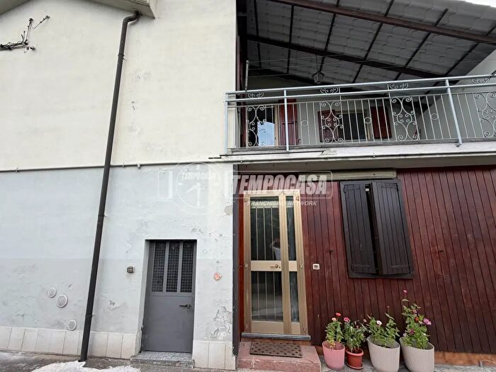 Casa quadrilocale in vendita in Via Nazionale, Stradella