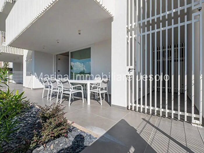 Appartamento trilocale in vendita in Via Equilio, Jesolo